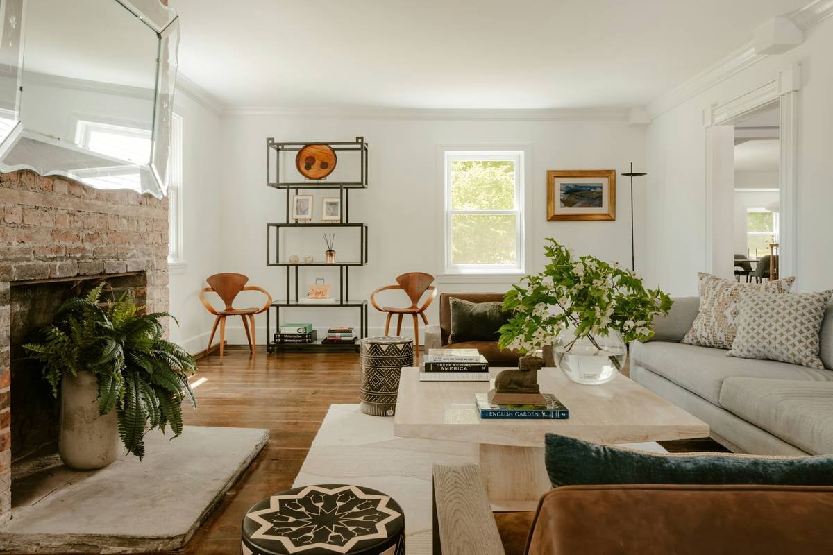 Why Your Walls Feel “Meh”—And How Abstract Wall Frame Decor Can Fix It Fast